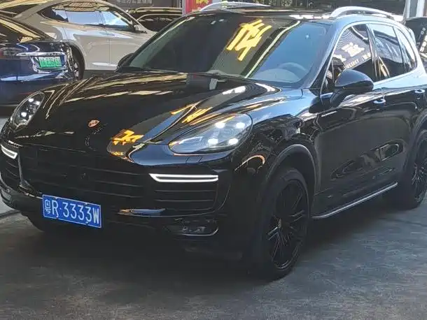Porsche Cayenne 2015 — фото 1