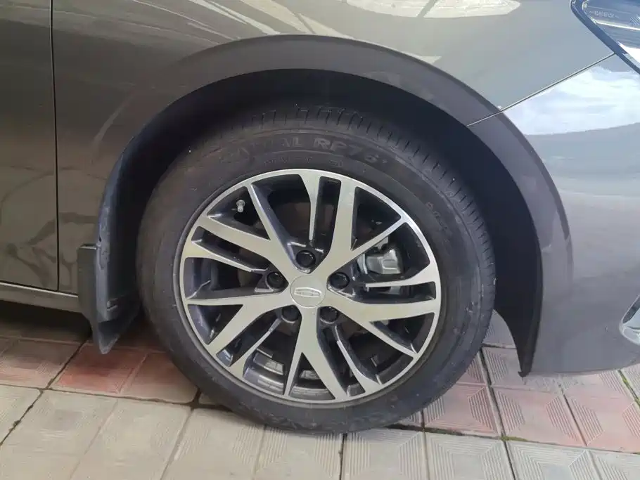 Geely Emgrand 2025