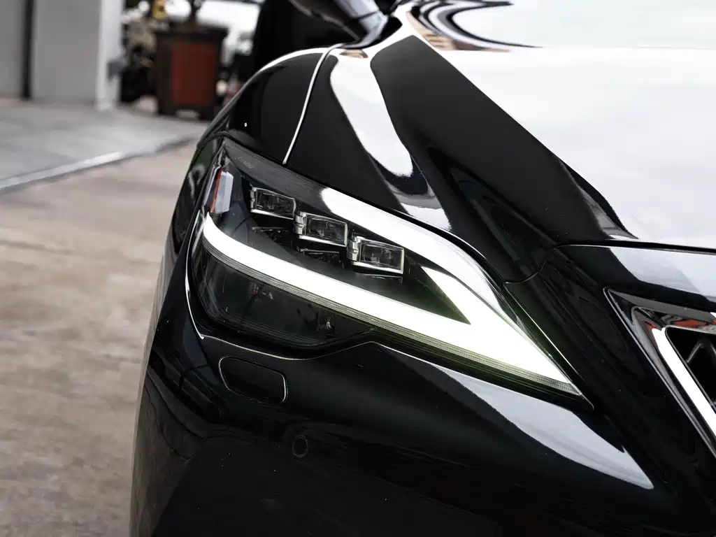 Lexus LS 2021