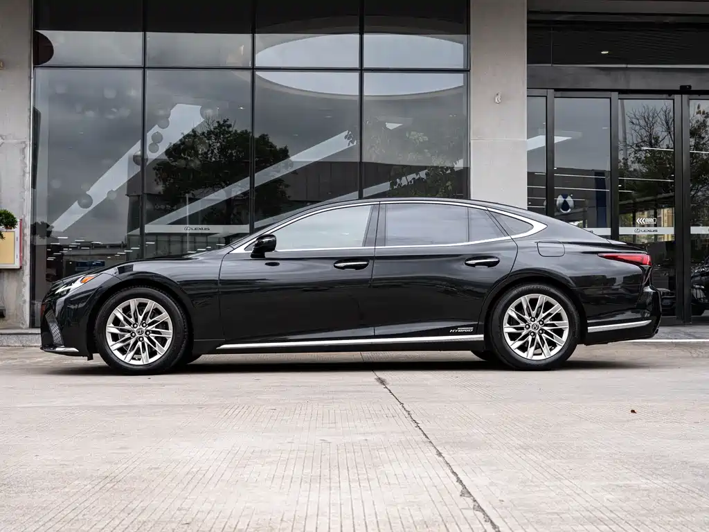 Lexus LS 2021