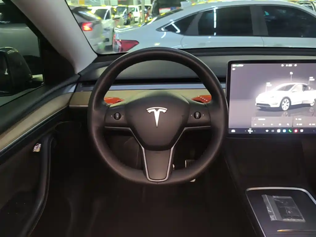 Tesla Model Y 2023 — фото 11