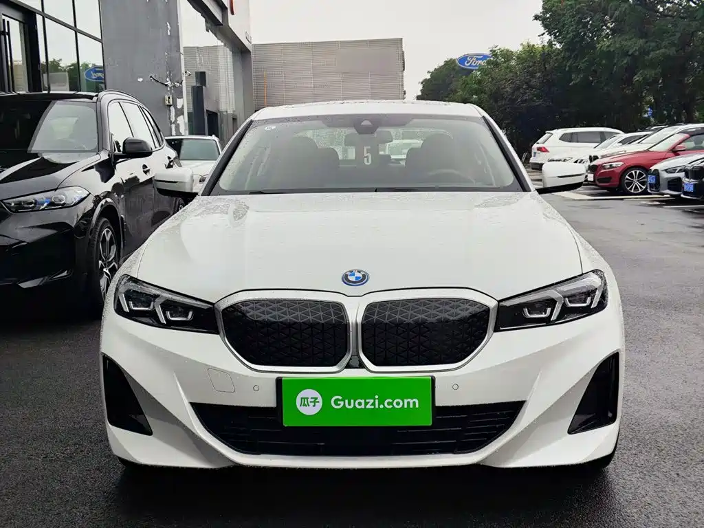 BMW i3 2025