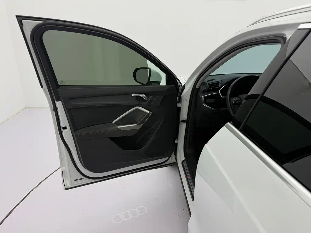Audi Q3 2022 — фото 21