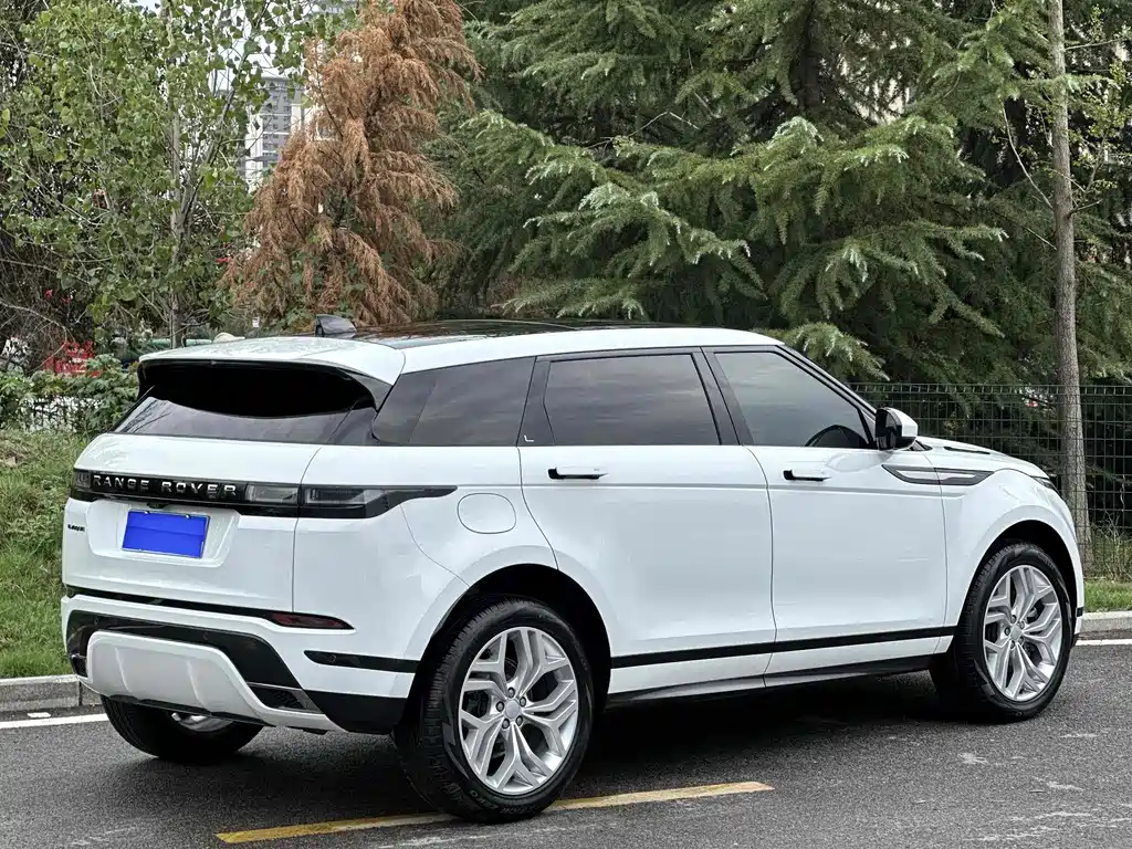Land Rover Evoque 2023 — фото 14