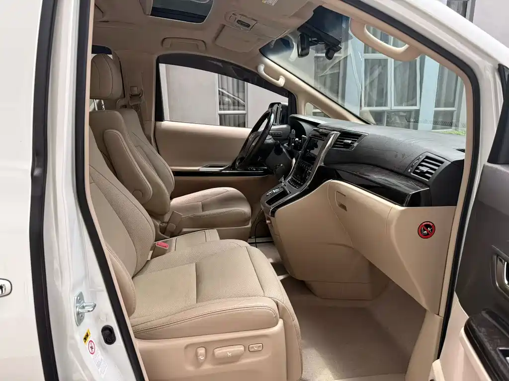 Toyota Alphard 2014 — фото 7