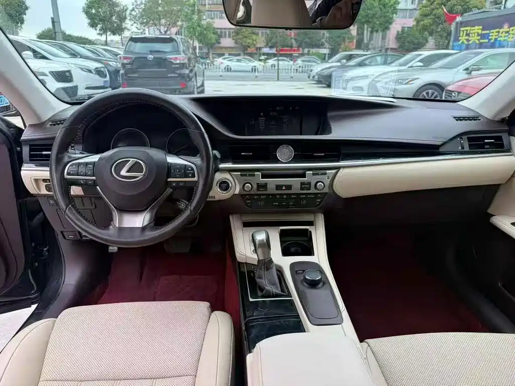 Lexus ES 2017 — фото 9