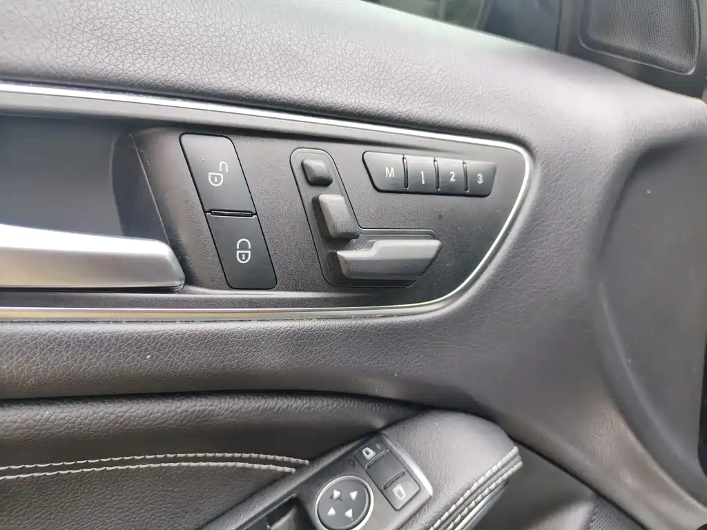 Mercedes-Benz GLA 2017 — фото 11