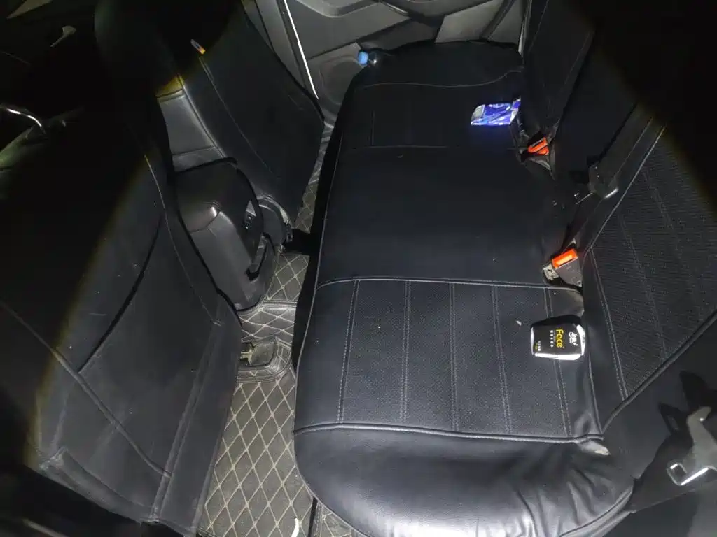 Ford Focus 2015 — фото 18