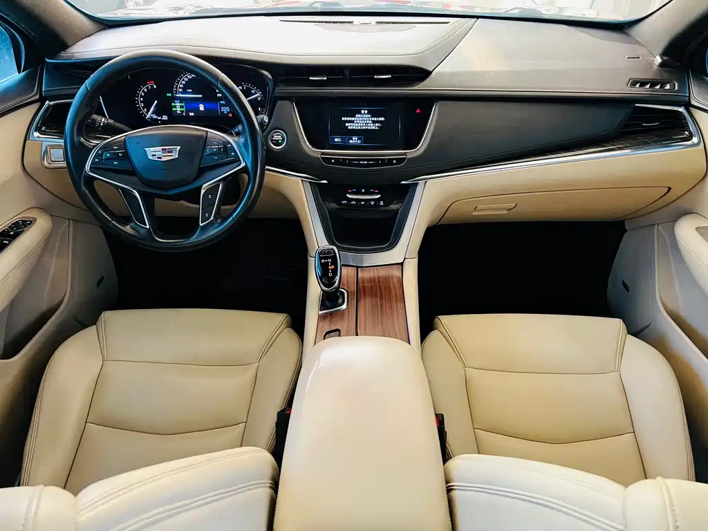 Cadillac XT5 2016 — фото 19