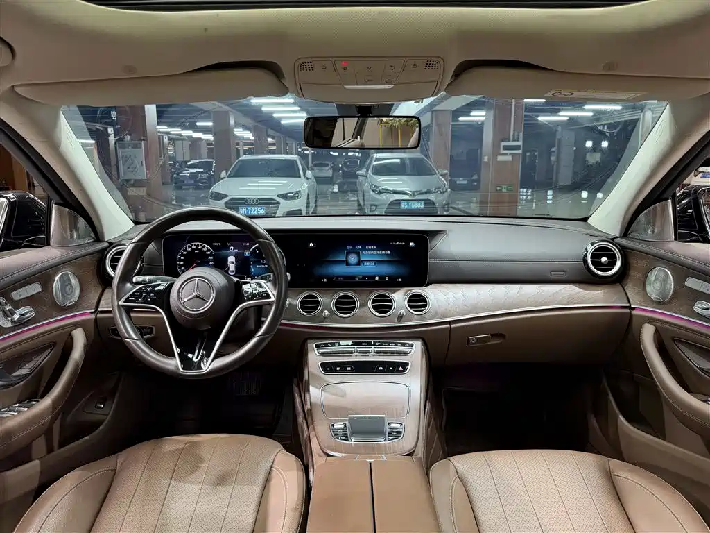 Mercedes-Benz E-Class 2023 — фото 10