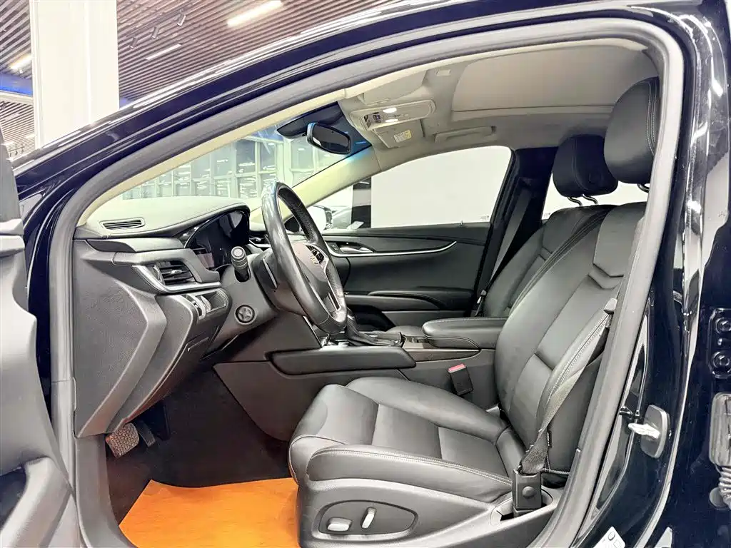 Cadillac XTS 2018 — фото 11