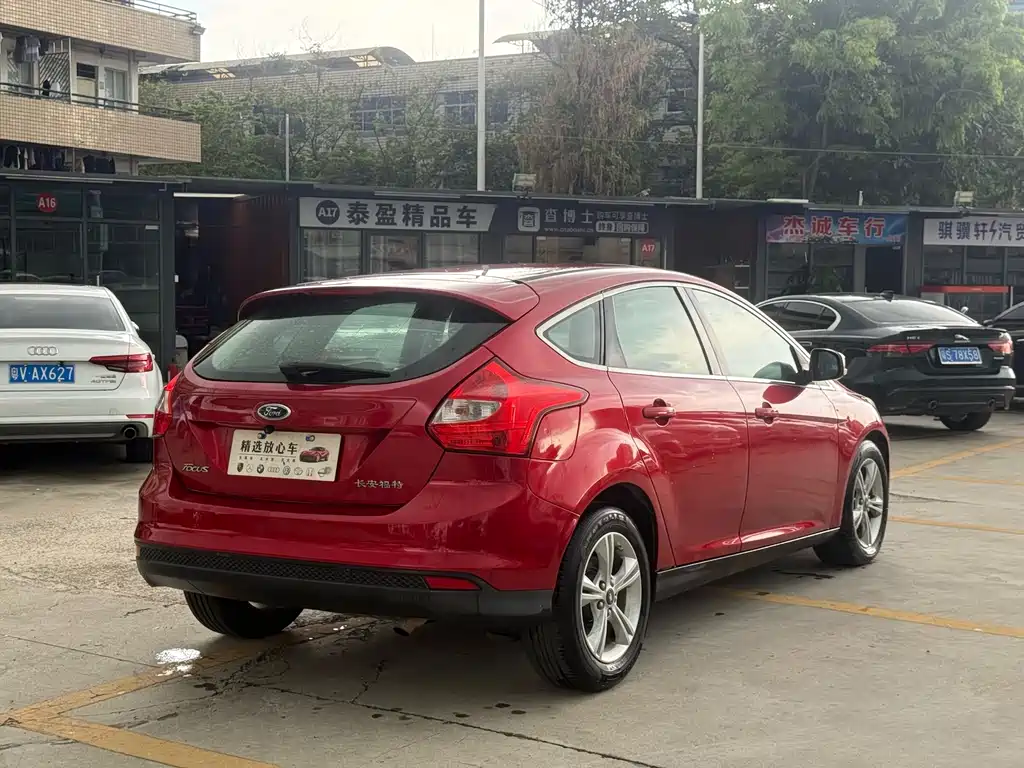 Ford Focus 2015 — фото 6