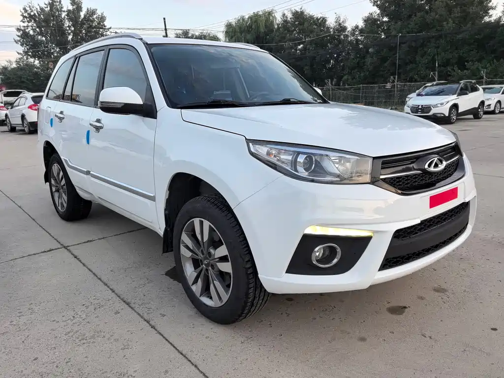 Chery Tiggo 3 2017 — фото 3