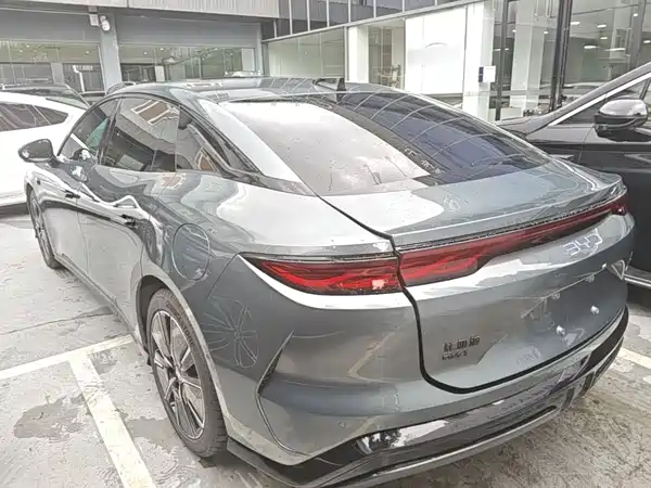 BYD Han L 2025