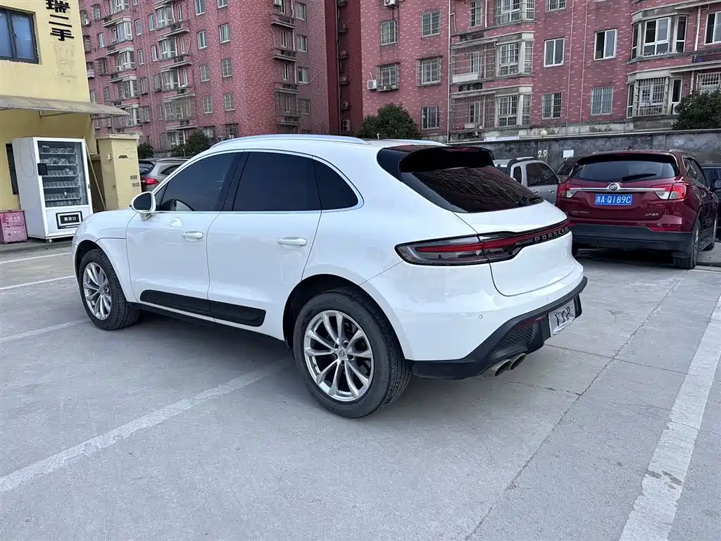 Porsche Macan 2022 — фото 9