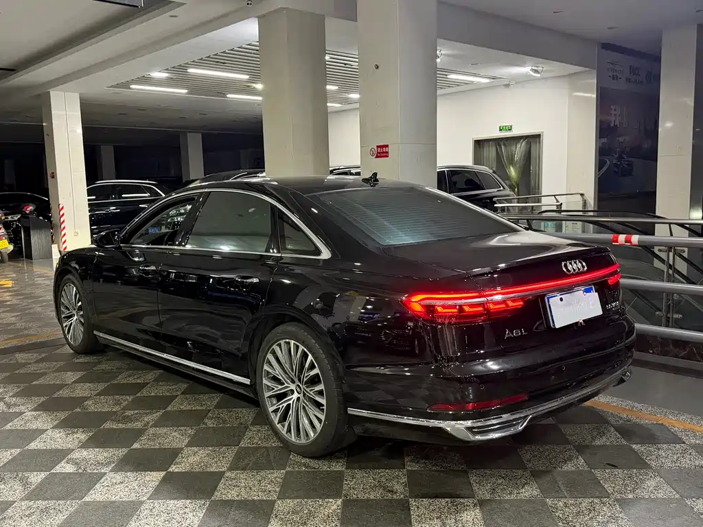 Audi A8 2021