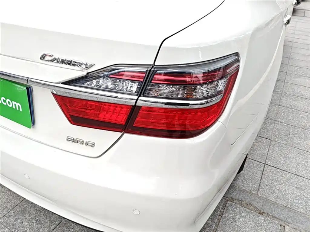 Toyota Camry 2017 — фото 8