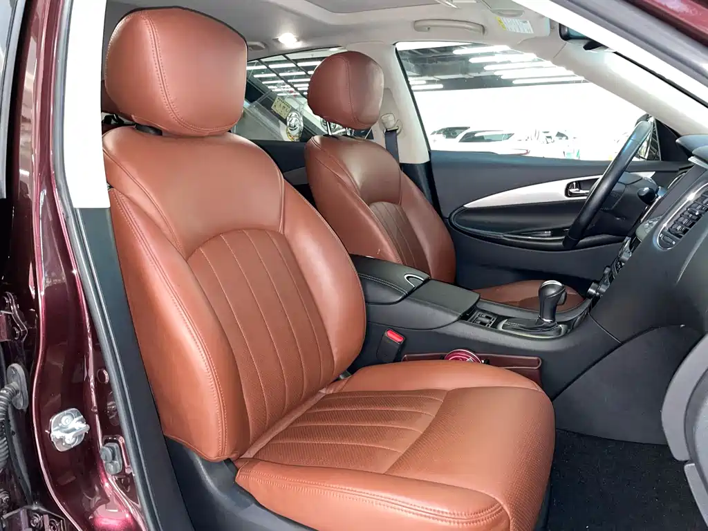 Infiniti QX50 2017 — фото 12