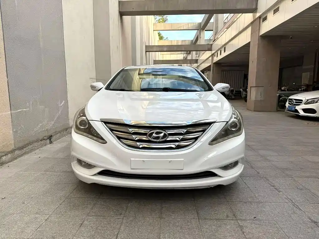 Hyundai Sonata 2013 — фото 2