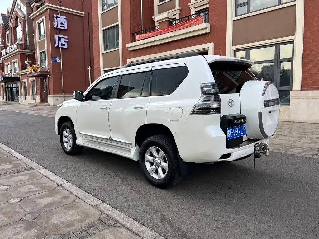 Toyota Prado 2015 — фото 5