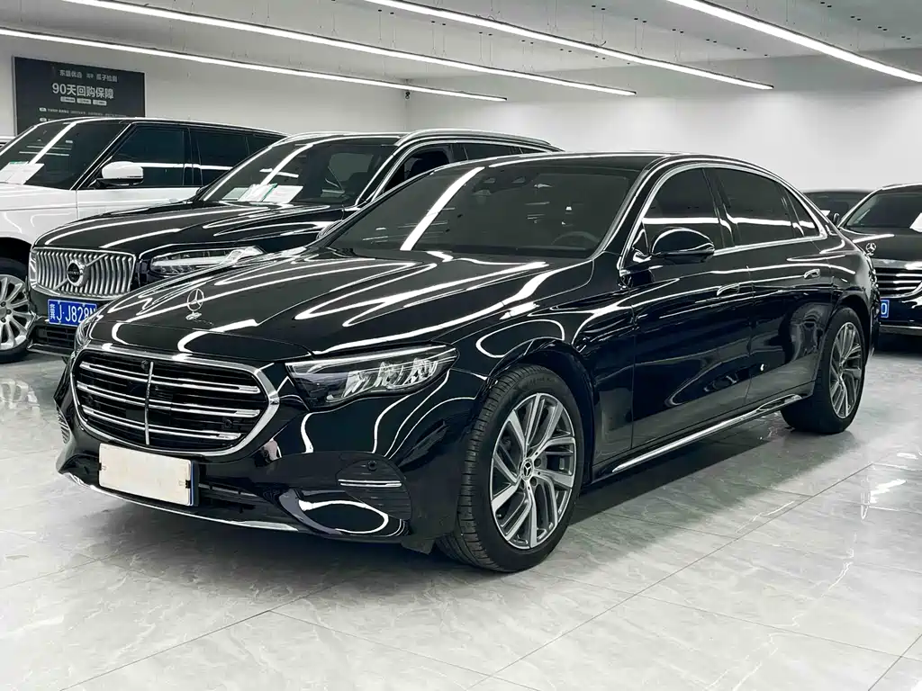 Mercedes-Benz E-Class 2024 — фото 1
