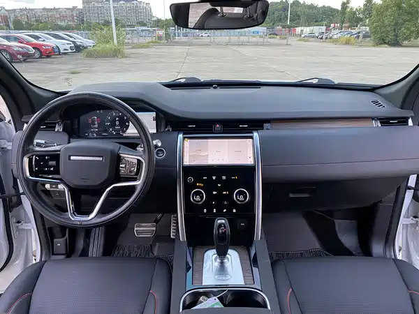 Land Rover Discovery Sport 2023