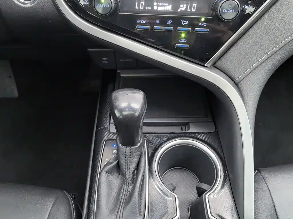 Toyota Camry 2019 — фото 13