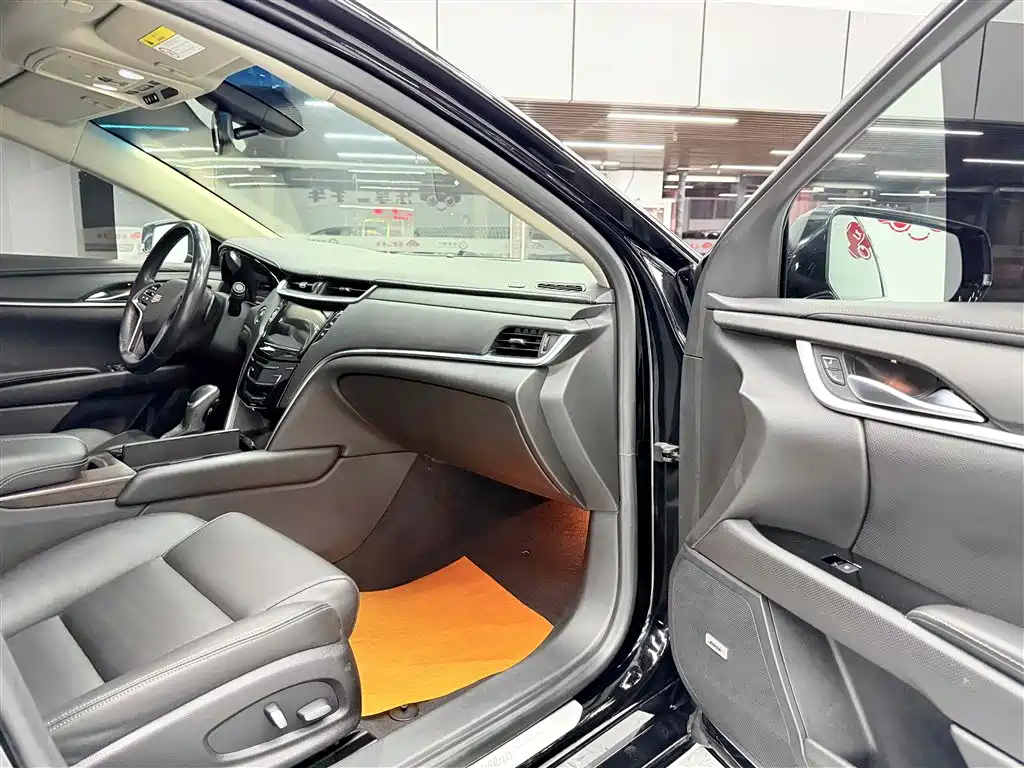 Cadillac XTS 2018 — фото 19