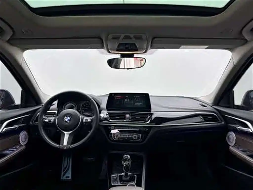 BMW 1 Series 2021 — фото 14