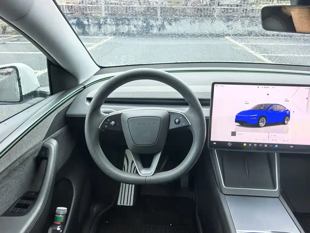 Tesla Model Y 2025 — фото 14