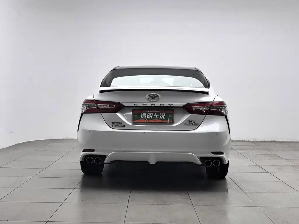 Toyota Camry 2019 — фото 4