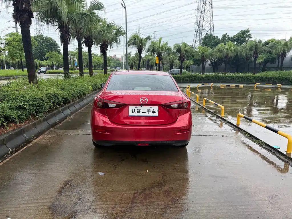 Mazda 3 Angkesela 2015