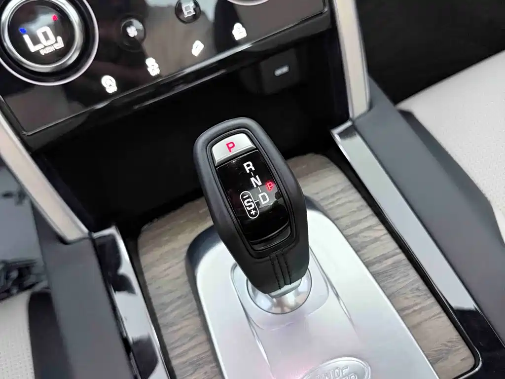 Land Rover Discovery Sport 2022 — фото 12