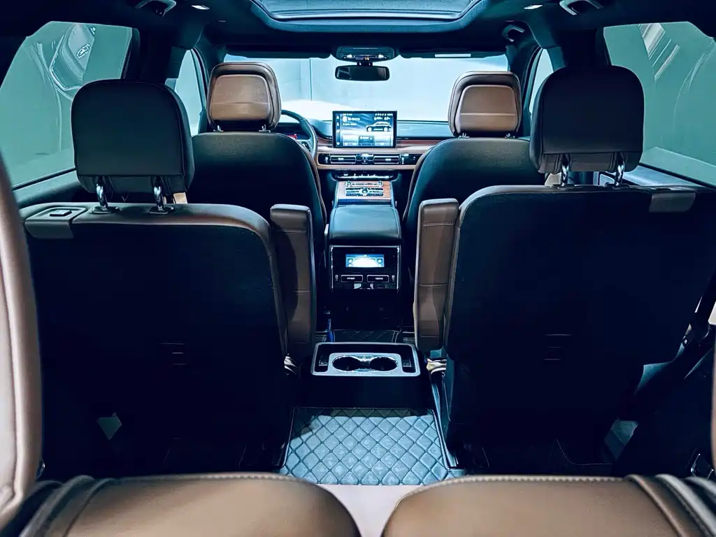 Lincoln Aviator 2022 — фото 14