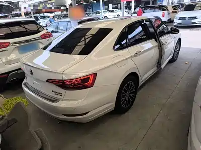 Volkswagen Sagitar 2020