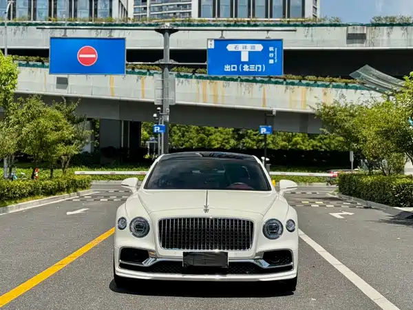 Bentley Flying Spur 2022