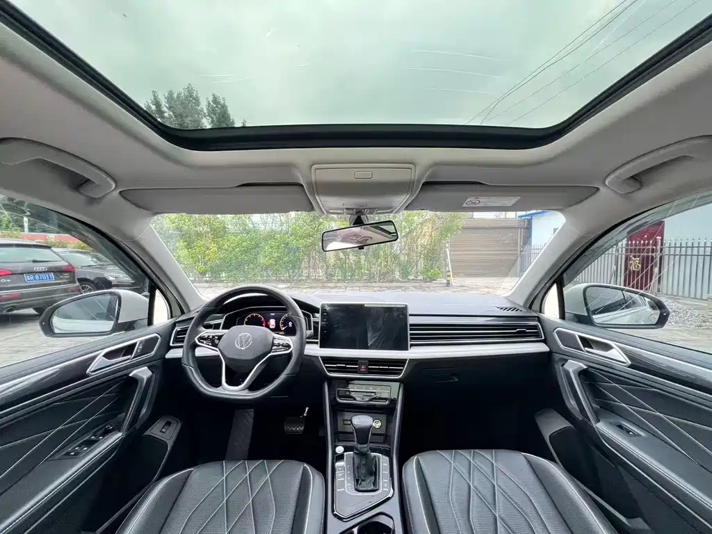 Volkswagen Tiguan L 2023