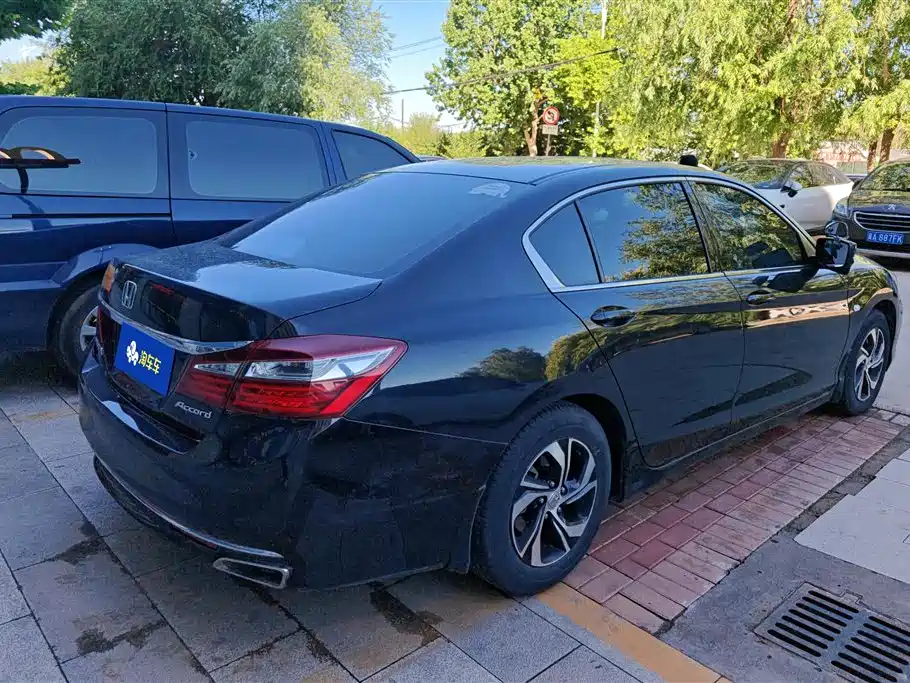 Honda Accord 2016 — фото 3