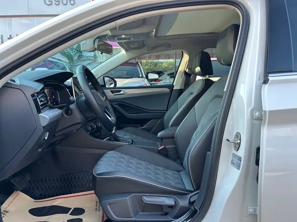 Volkswagen Sagitar 2025