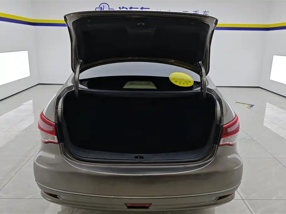 Nissan Sylphy 2015 — фото 4