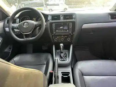 Volkswagen Sagitar 2016