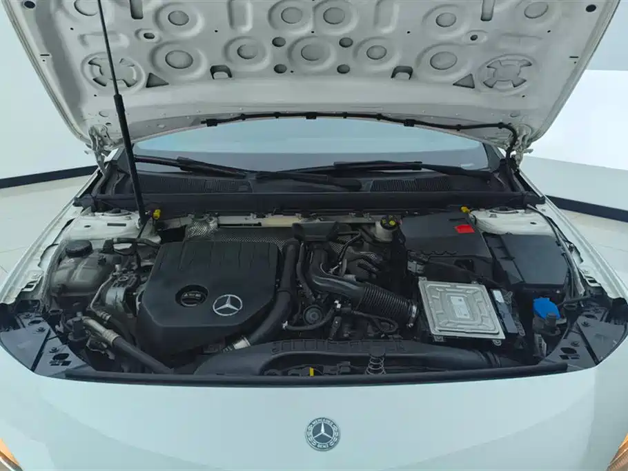Mercedes-Benz A-Class 2019 — фото 10