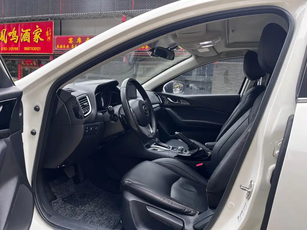 Mazda 3 Angkesela 2016