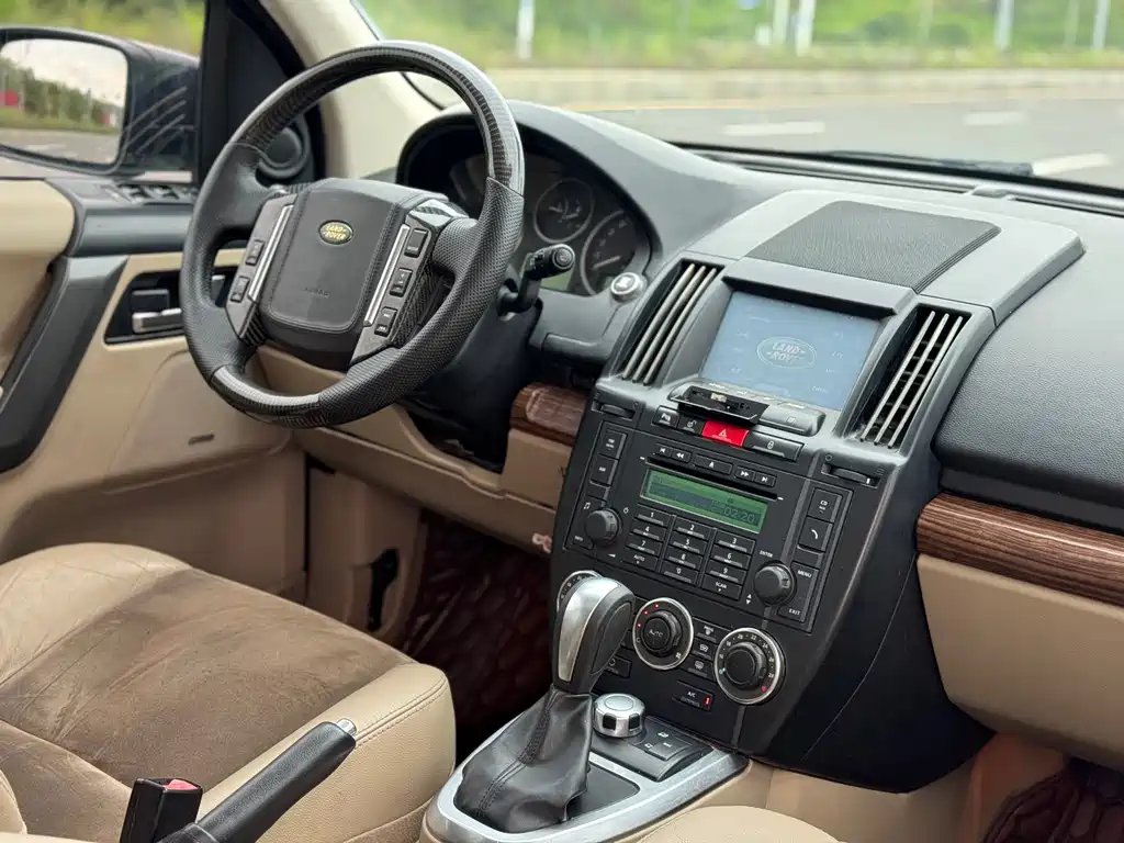 Land Rover Freelander 2 2010 — фото 18