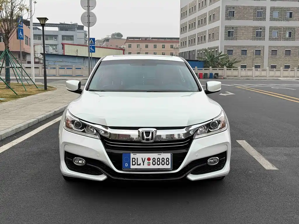 Honda Accord 2018 — фото 2