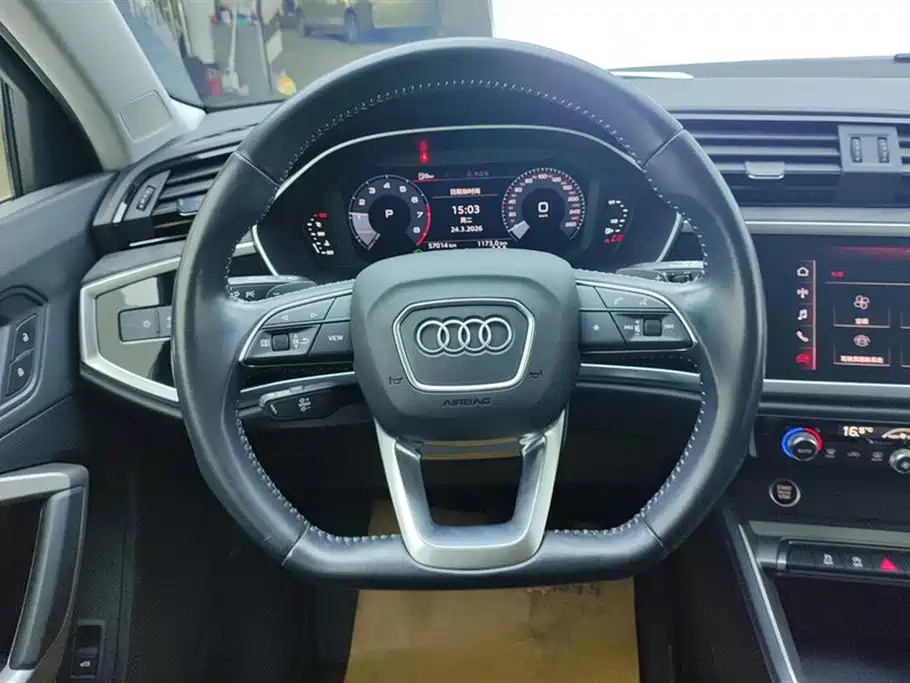 Audi Q3 2021 — фото 15