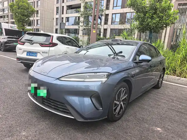 BYD Seal 07 DM-i 2025