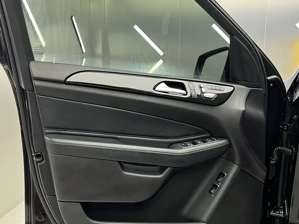 Mercedes-Benz GLS 2016 — фото 10