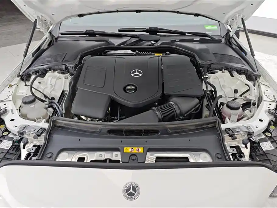 Mercedes-Benz C-Class 2024 — фото 10