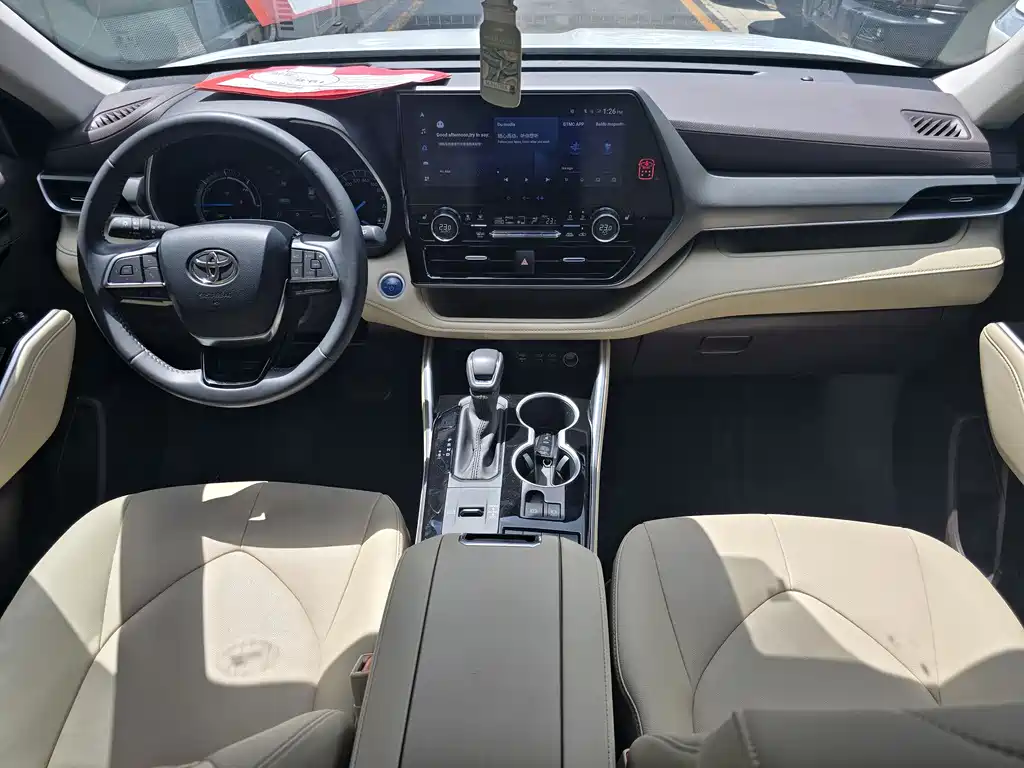 Toyota Highlander 2022 — фото 16